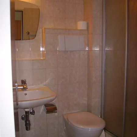 Ξενοδοχείο με διαμερίσματα Bichler 2*