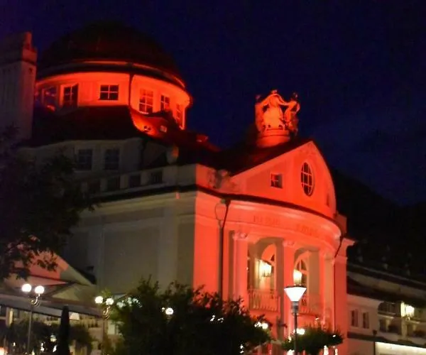 比奇勒公寓酒店 2*